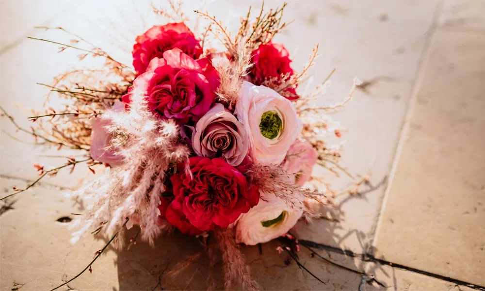 Blumen für den Brautstrauß – Wann blüht was?