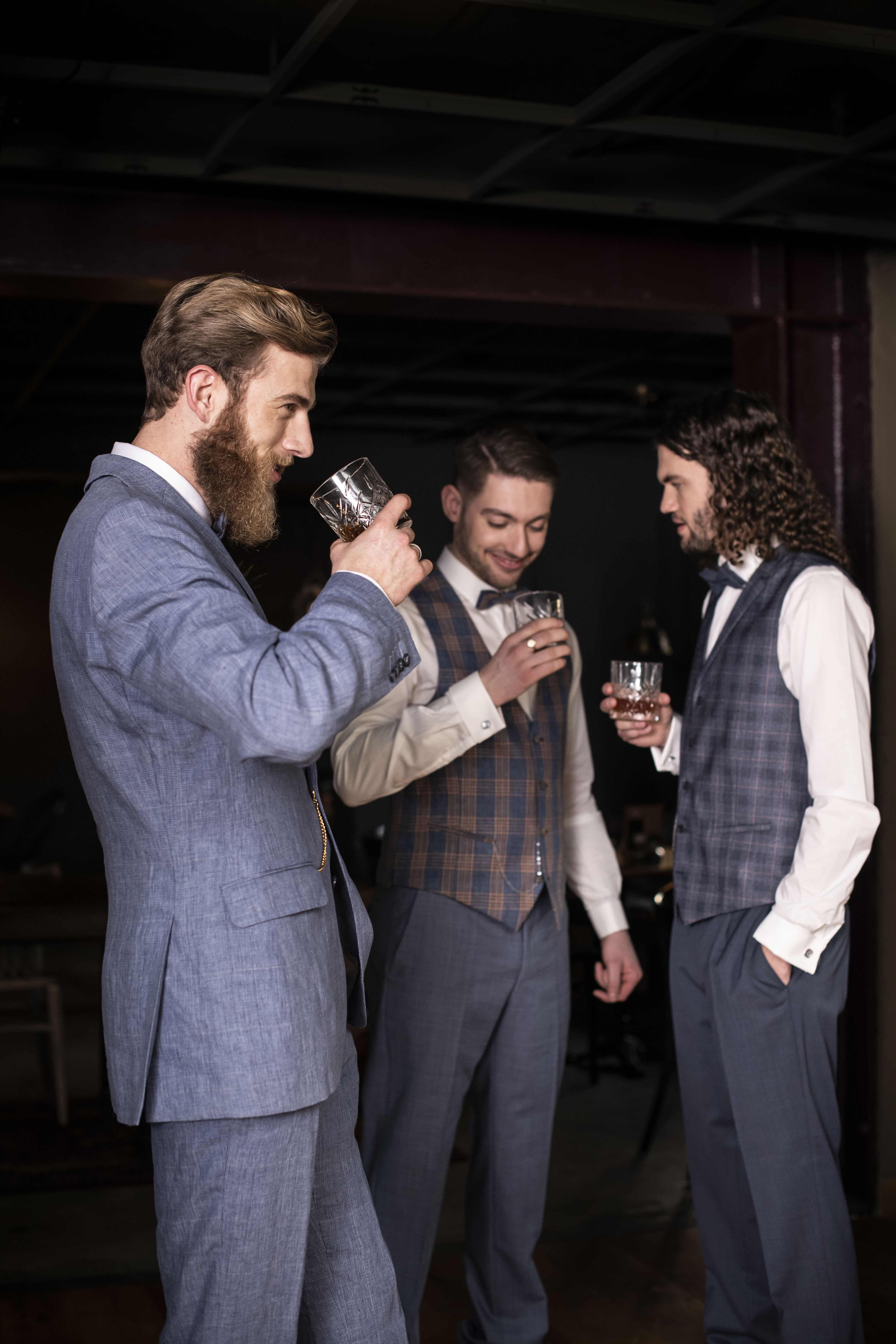 Party, Männer, Anzüge Kuhn, Hochzeitsfeier, anstoßen