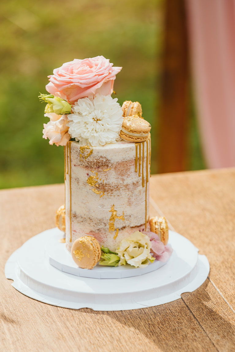 Corona Hochzeit, Outdoor Hochzeit, heiraten im Freien, Gartenhochzeit, Hochzeit 2022, Hochzeitstrend, Elopement, freie Trauung, Hochzeitstorte