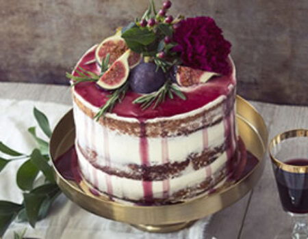 Hochzeitstorte selber backen: Rosmarinkuchen mit Rotweinsirup
