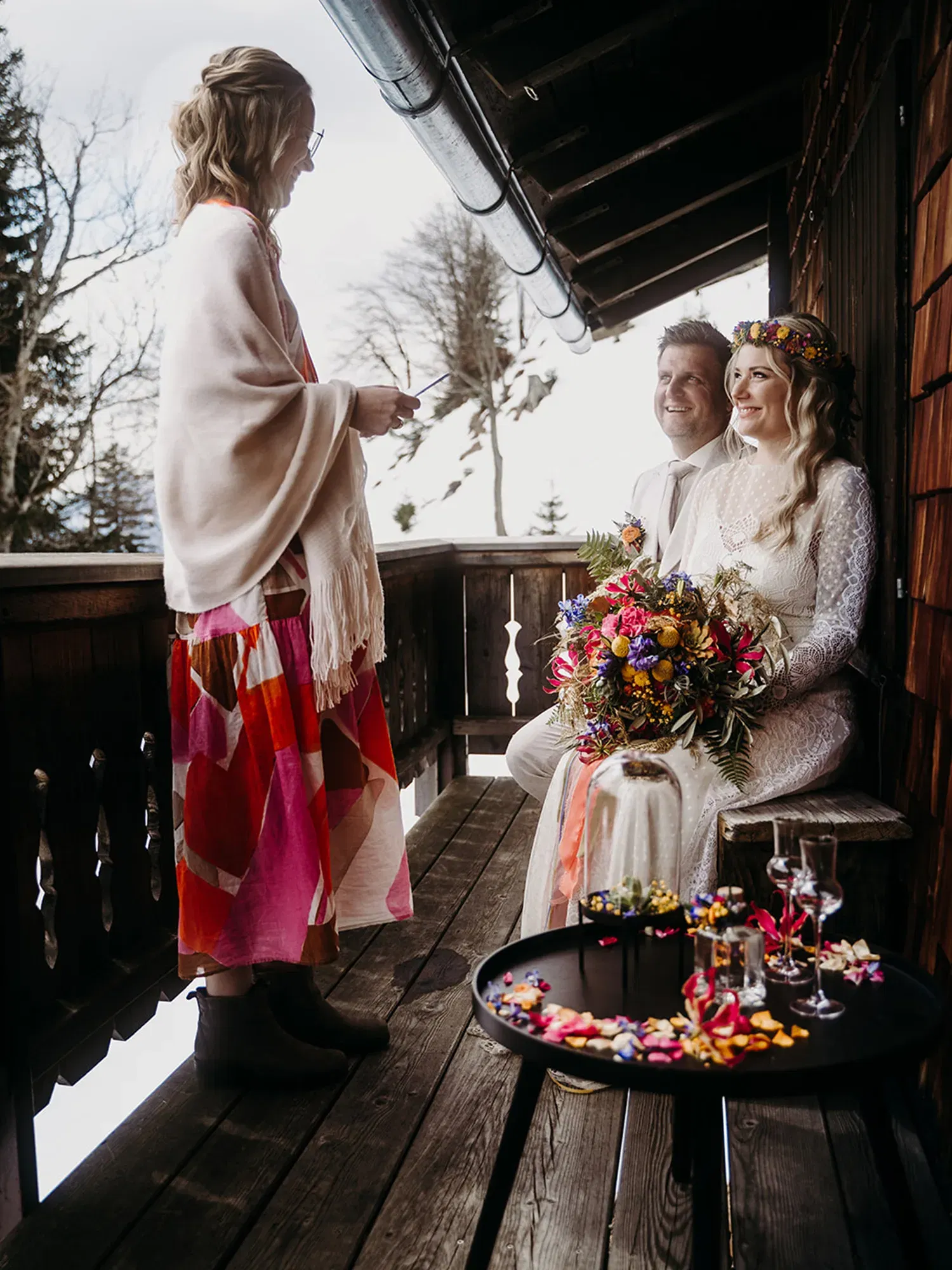 Trauung vor einer Alm
