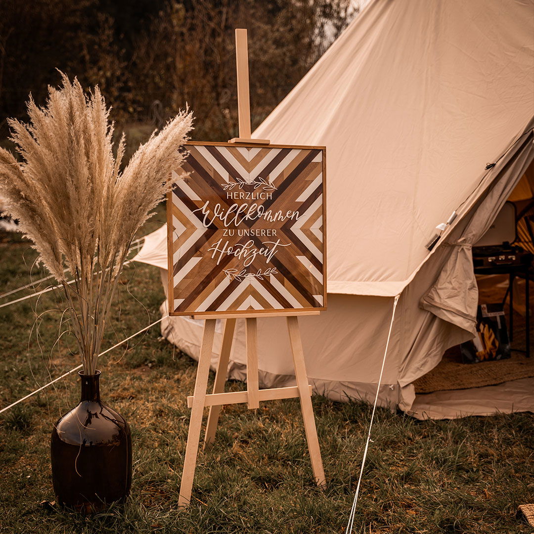 Willkommensschild bei Hochzeit