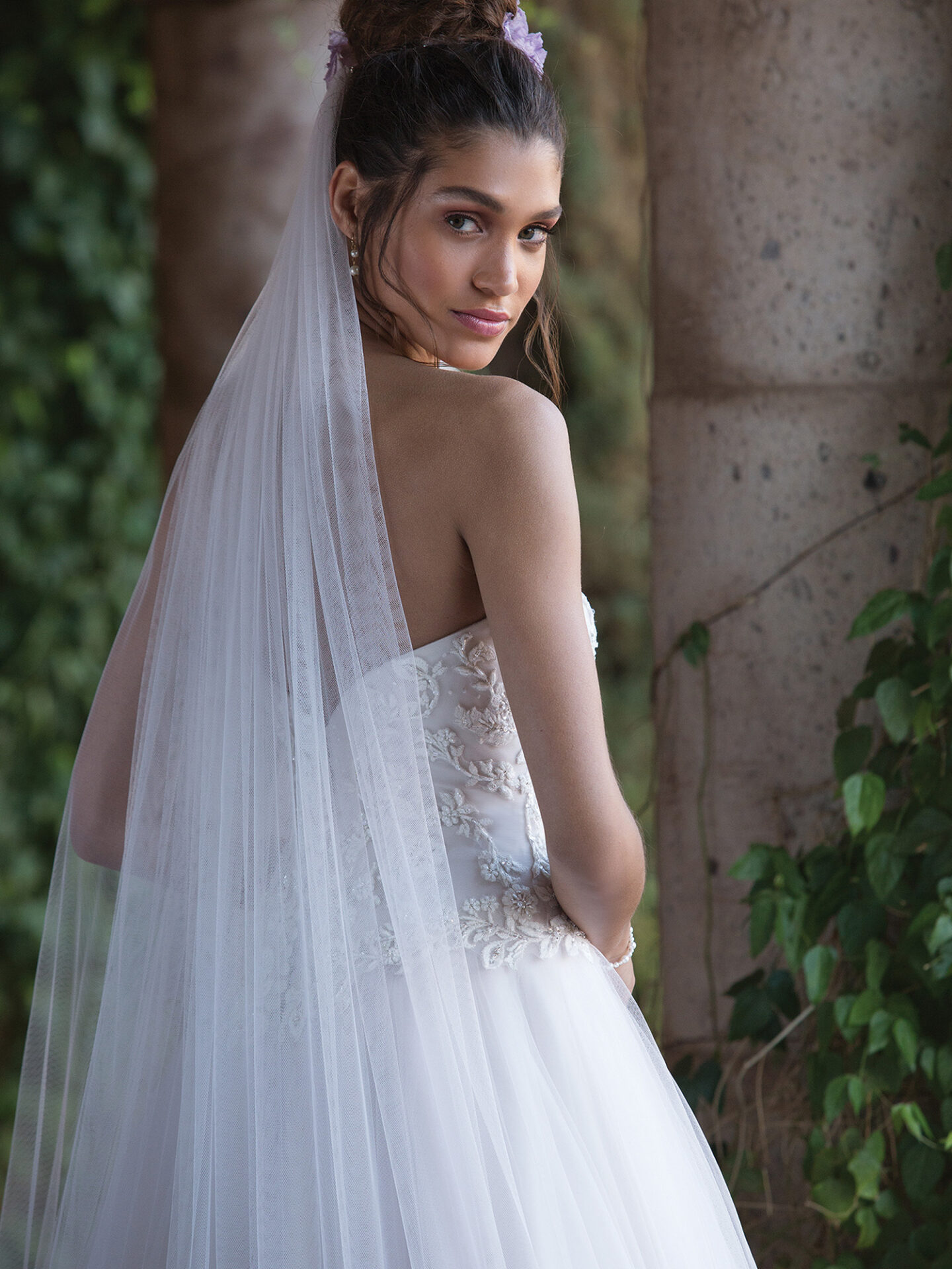 Braut - Schleier - Hochzeitskleid - Brautfrisur - Dutt