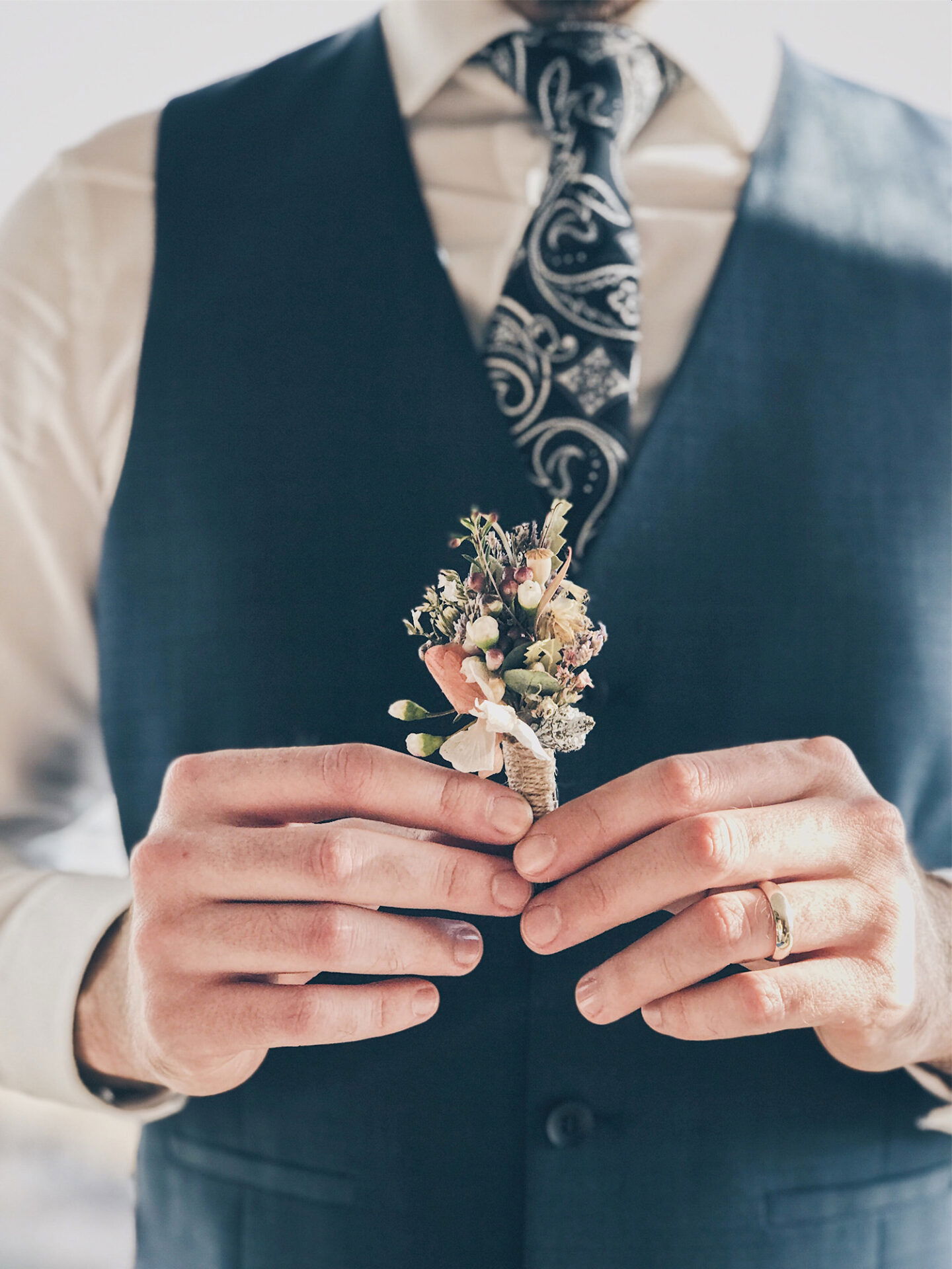 Bräutigam - Coursage - Blumen