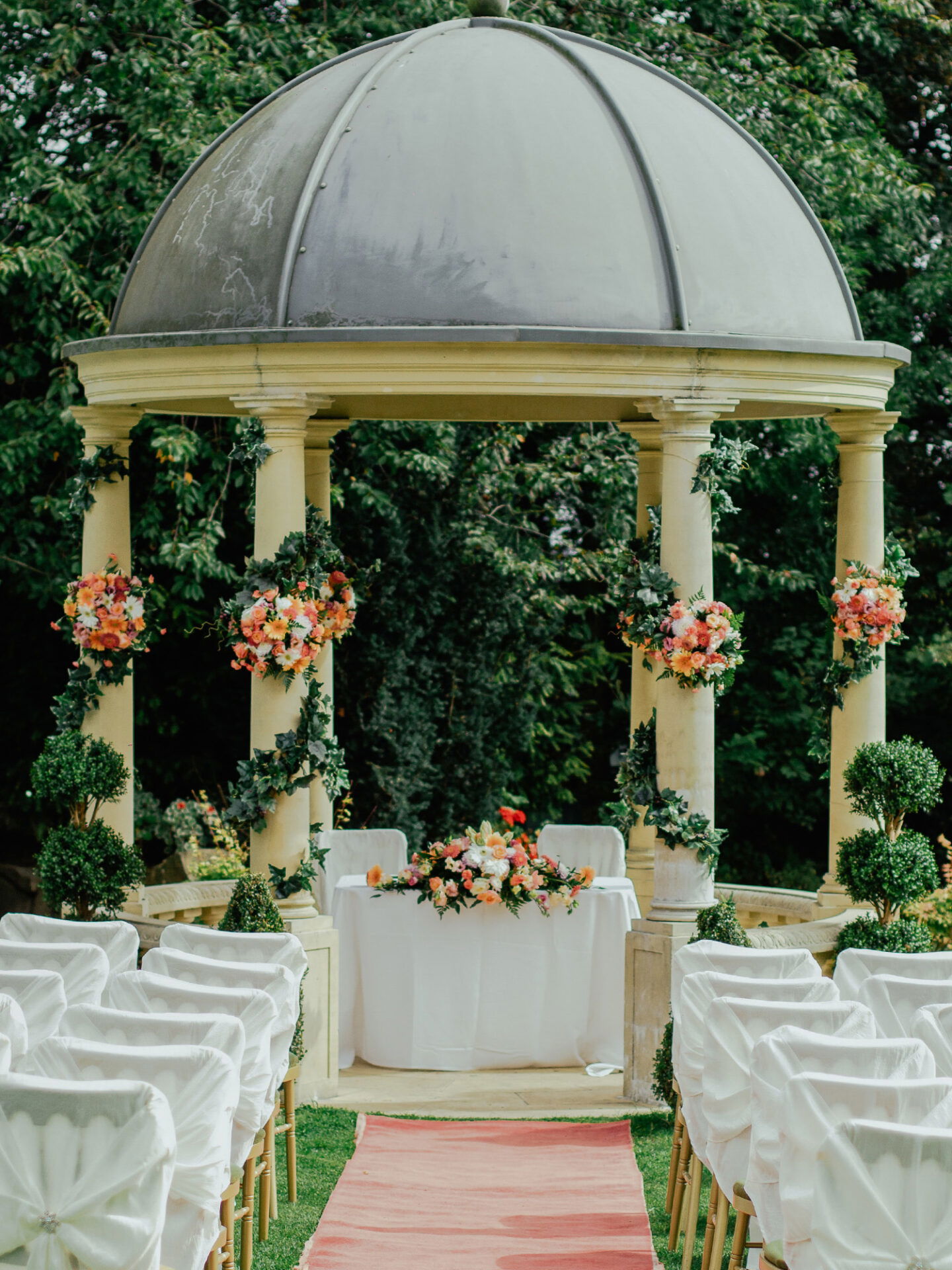 Hochzeit - Hochzeitsdeko - Blumen - Pavillon