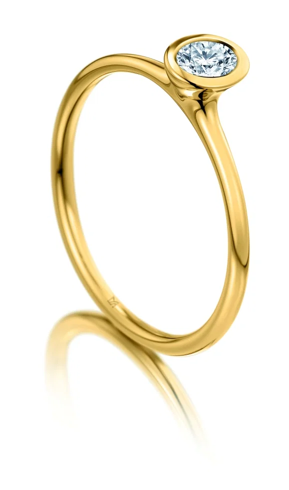 Dieses Schmuckstück aus der Women’s Collection von Meister wird von einem Diamant im Oval-Schliff gekrönt.