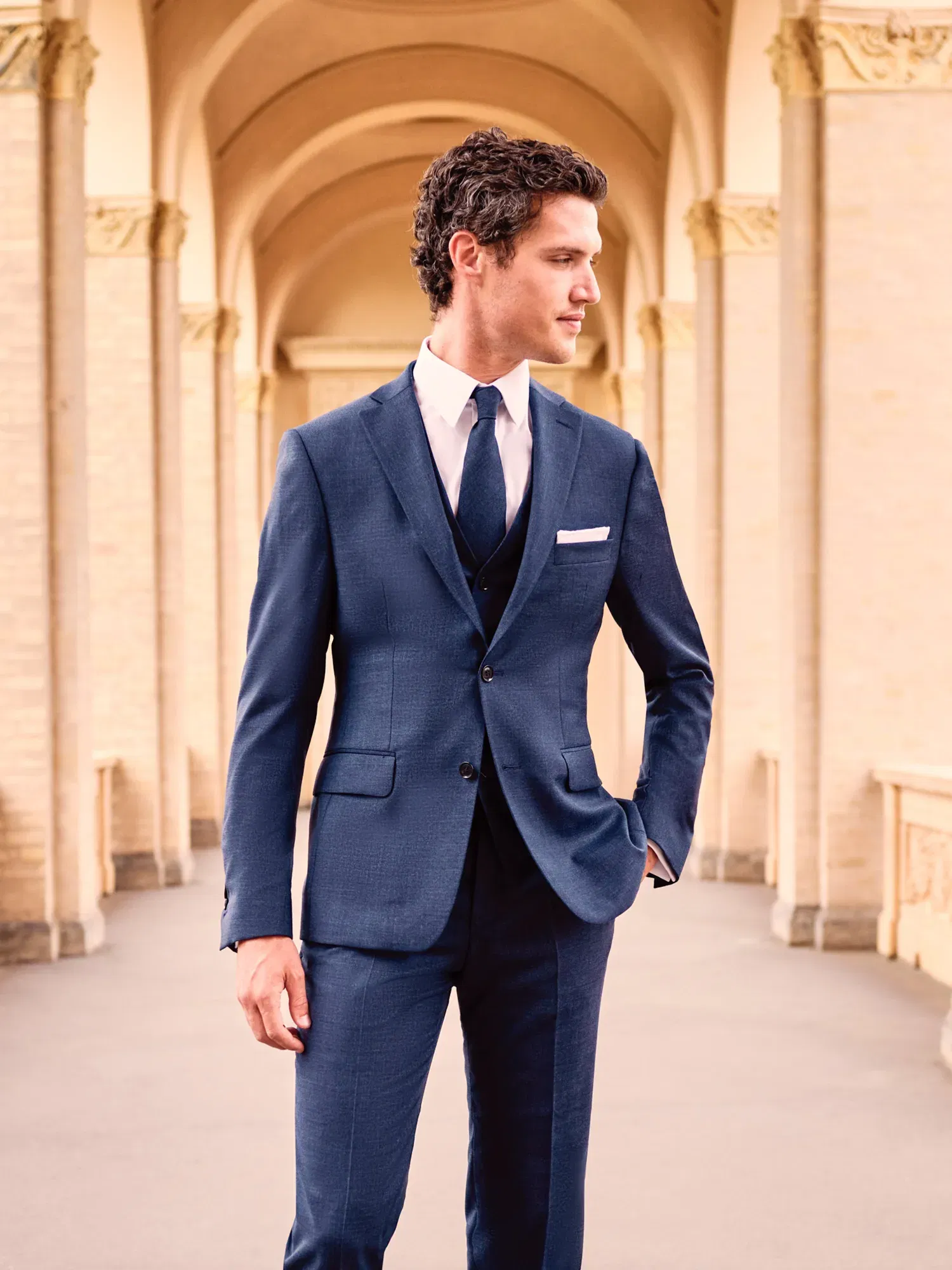 dunkelblauer Hochzeitsanzug Kuhn
