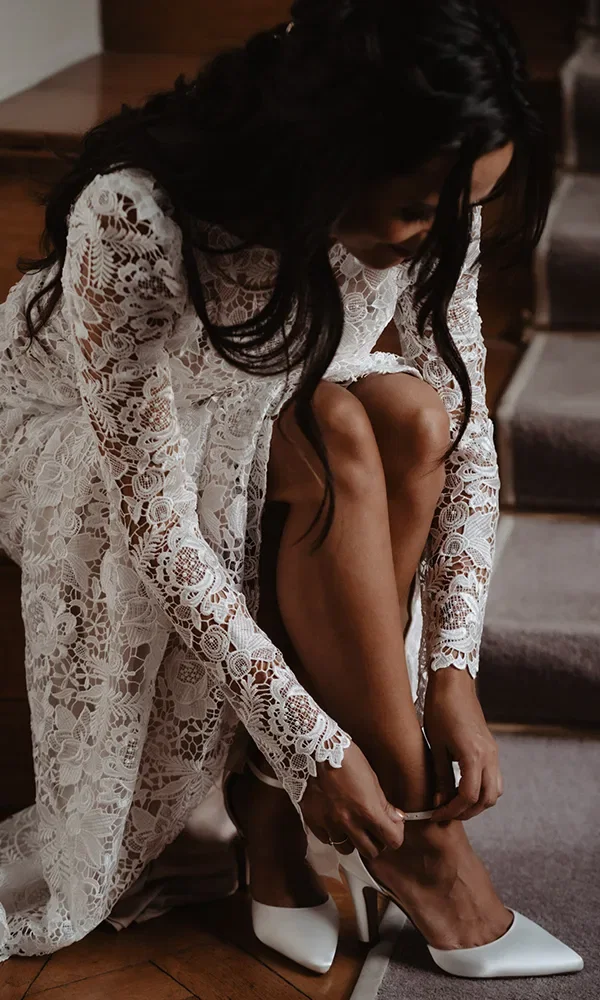 Hochzeitskleid - Fotoshooting - Brautstyling - Hochzeitsaccessoires - Brautschuhe - Brautstrauß