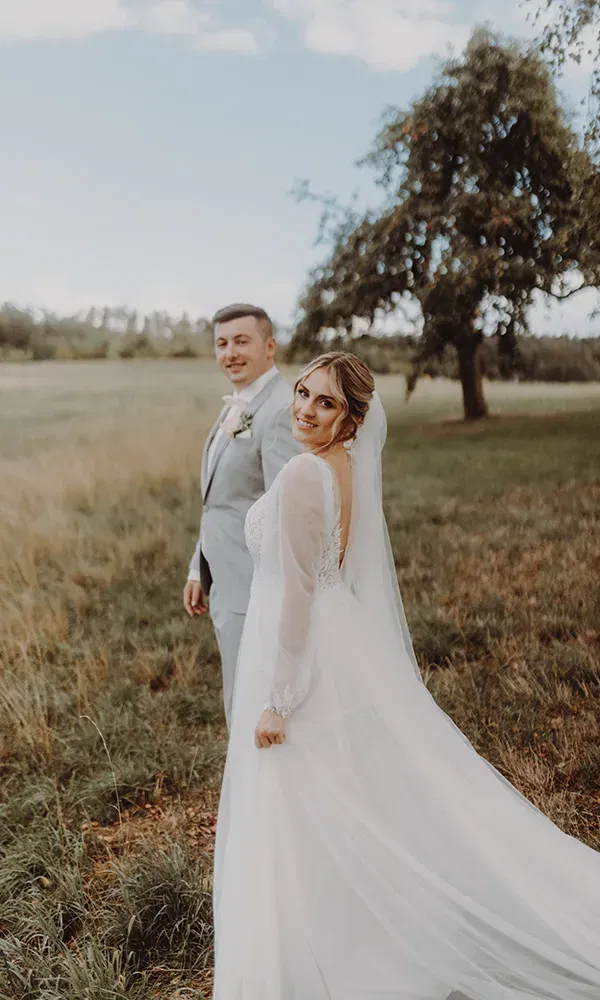 Hochzeitspaar beim Fotoshooting