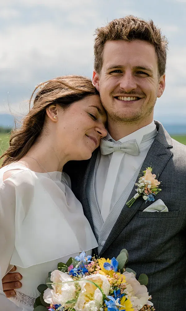 Hochzeitspaar beim Fotoshooting