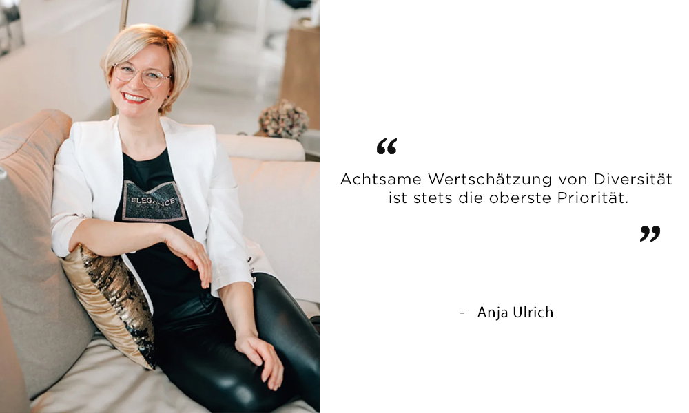 Anja Ulrich auf einem Sofa mit goldenem Pailletten-Kissen im Hintergrund. Ihr Zitat hebt hervor, dass Diversität stets höchste Priorität haben sollte.