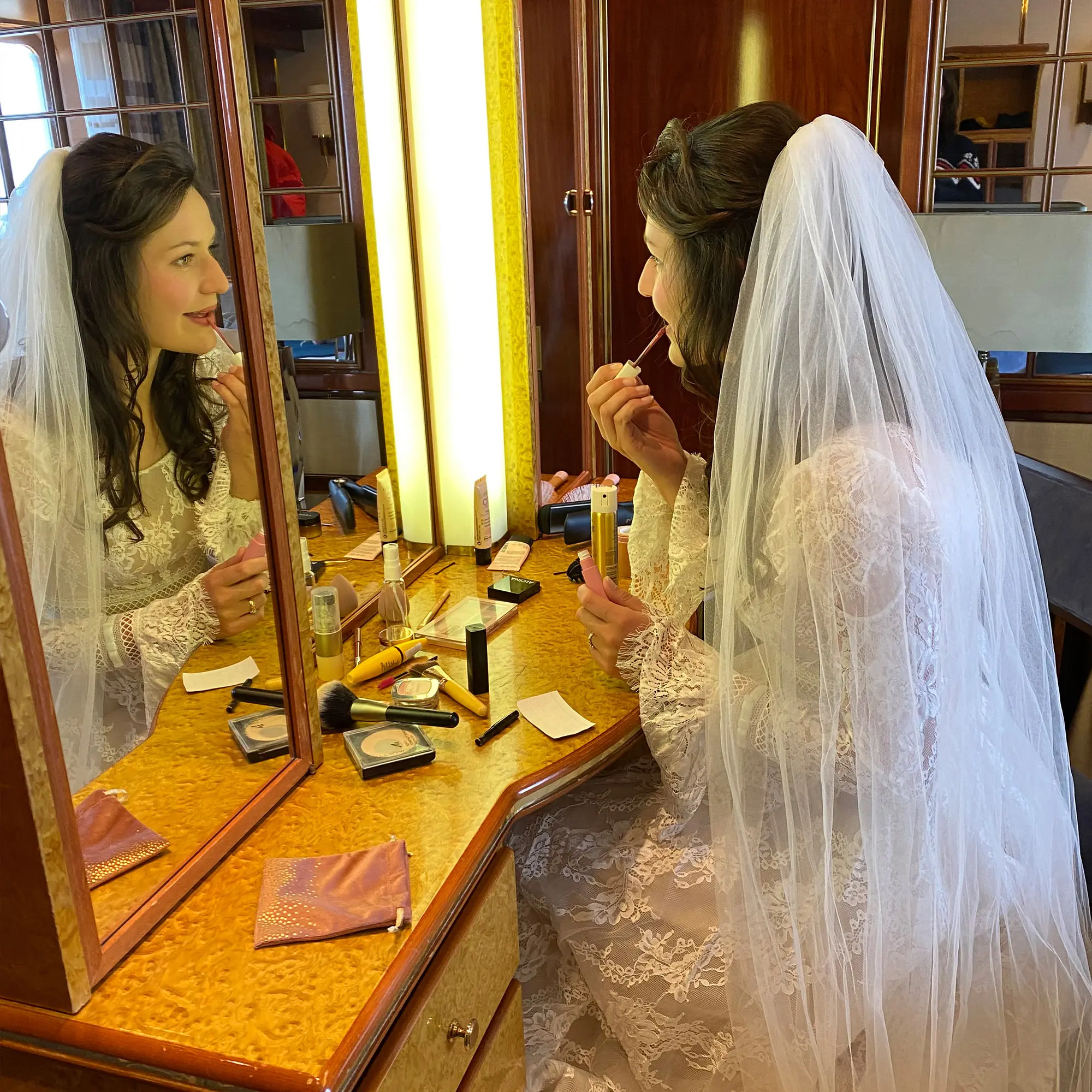 Getting Ready der Braut auf Expeditionsschiff