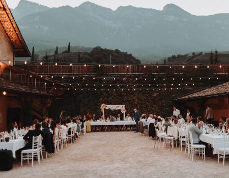 Tischanordnungen für die Hochzeit: Welches Setup passt zu euch?