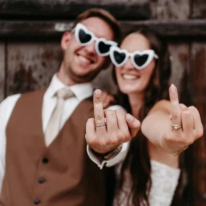 Hochzeitsbräuche für den Bräutigam: 14 Traditionen