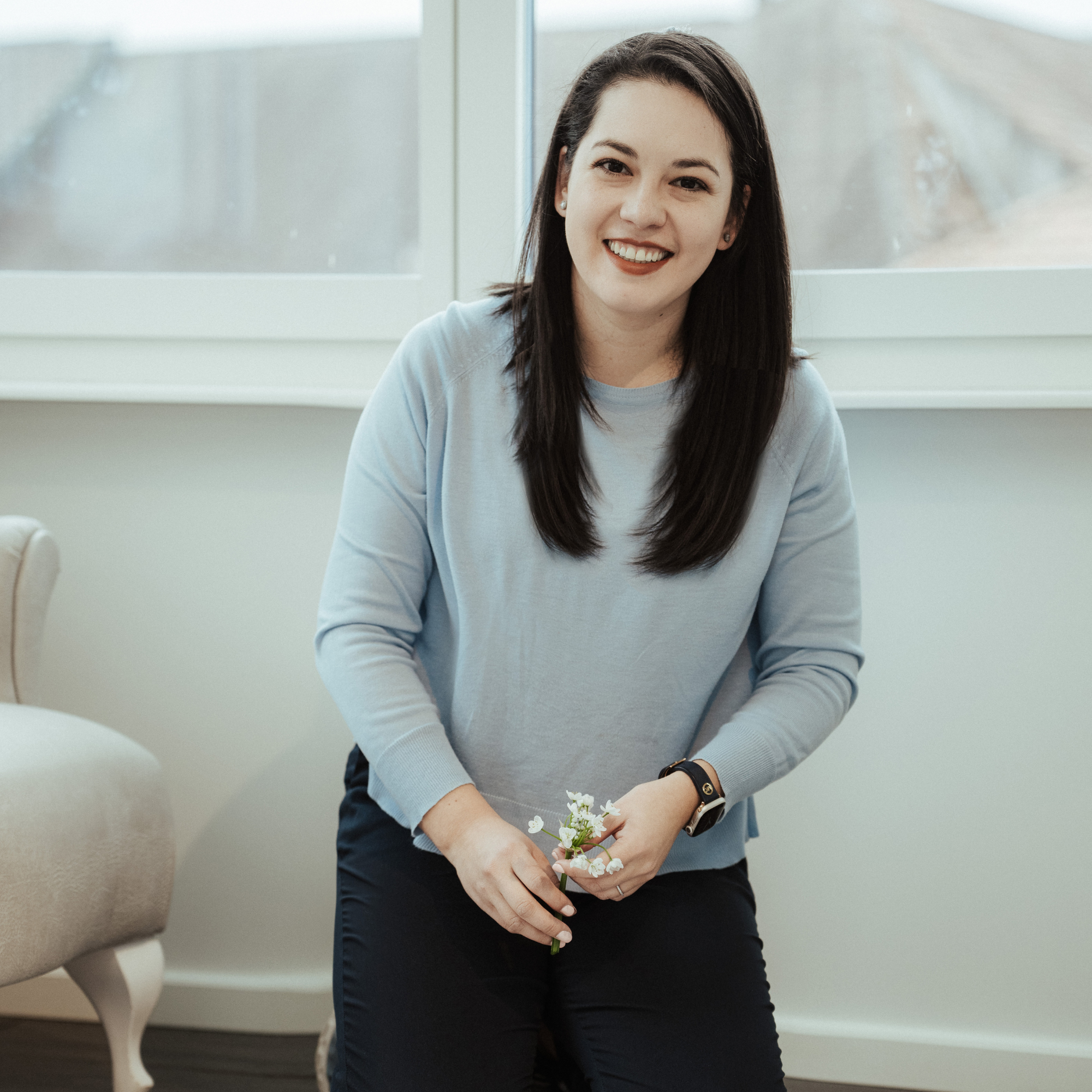 Meine tiefe Leidenschaft für Design, die Schönheit von Papier und die Liebe zum Detail haben mich dazu inspiriert, Blattpapier Studio ins Leben zu rufen.