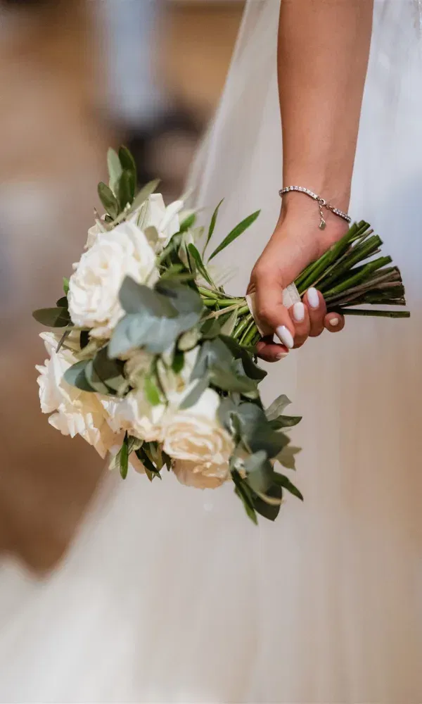 Blühende Gefühle: Jasmins Brautstrauss – modernen Akzenten mit persönlichem Stil.