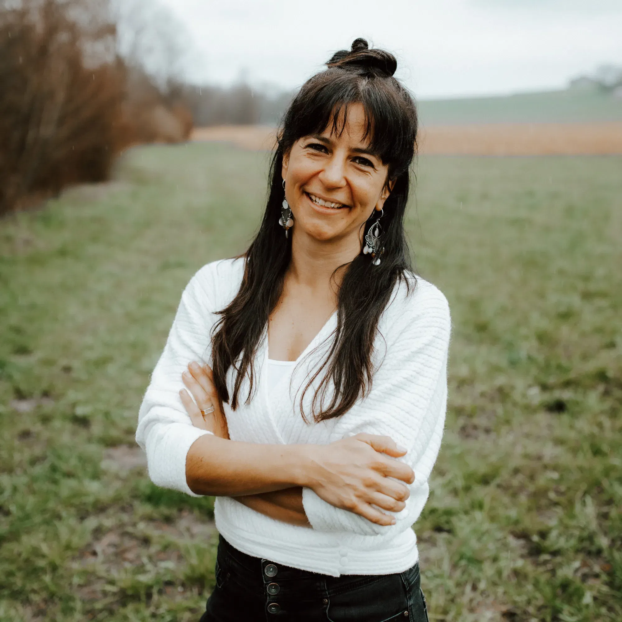 Rebekka von Ursis Brautmode gibt wertvolle Einblicke in aktuelle Brautkleid-Trends, nachhaltige Mode und emotionale Beratung und zeigt damit, wie jedes Kleid durch liebevolle Details und echte Begegnungen zum Herzensstück wird.