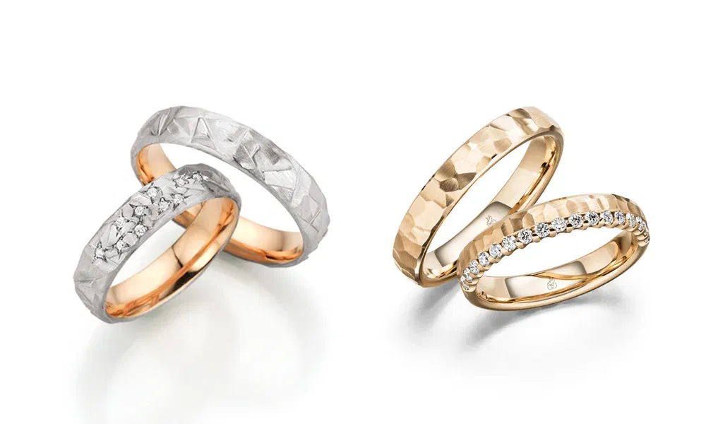 Zwei elegante Trauringpaare mit Hammerschlag-Oberfläche und Diamantbesatz in Bicolor- und Goldoptik