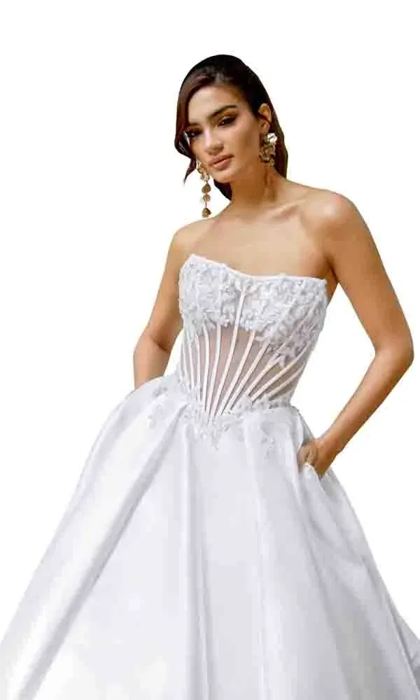 Edles Brautkleid mit Corsagen-Oberteil, floralem Design und Ballkleid-Silhouette in klassischem Weiß.