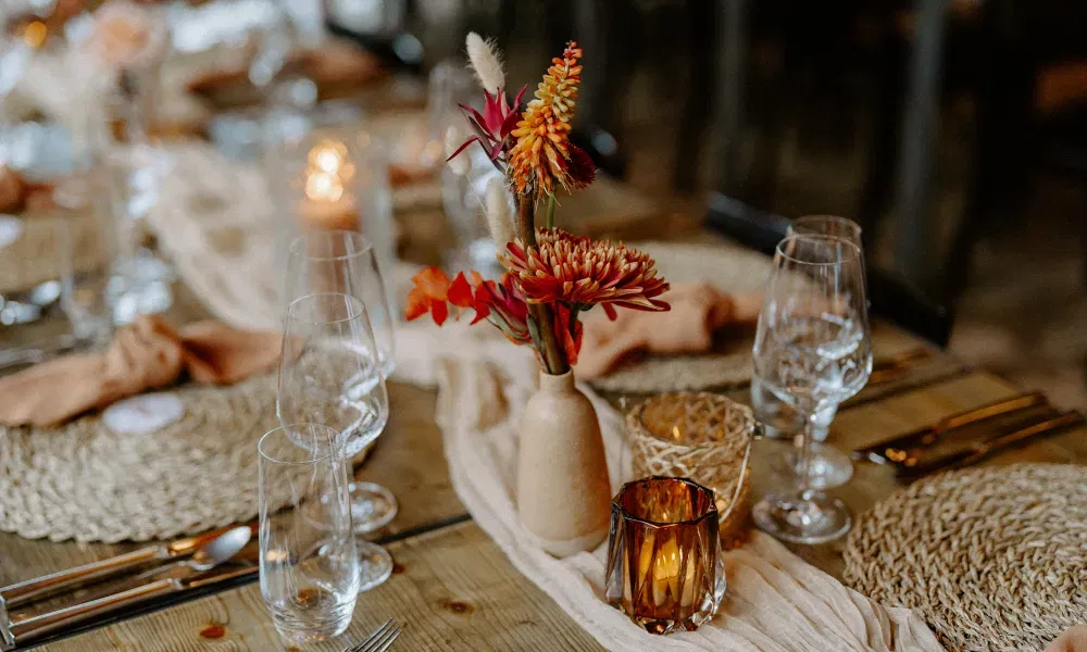 Detailverliebte Dekoration von Corina Rogger für ein perfektes Fest.