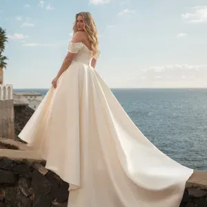 Plus-Size Bridal Fashion von Diane Legrand