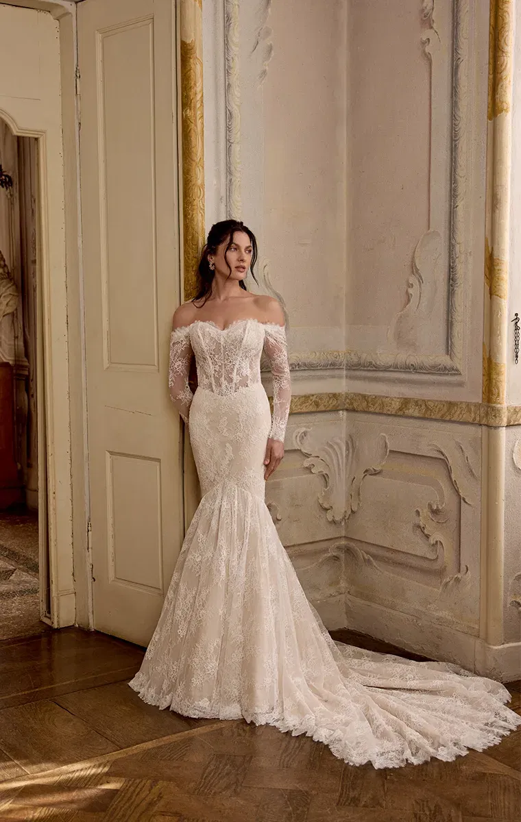 Romantisches Spitzen-Brautkleid im Meerjungfrau-Stil mit langen Ärmeln und eleganter Schleppe