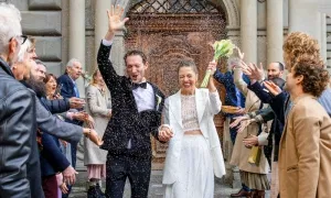 Mischa Bättig ist Hochzeitsfotograf aus der Zentralschweiz. Er steht für authentische, emotionale Reportagen, die den Hochzeitstag echt und lebendig zeigen.