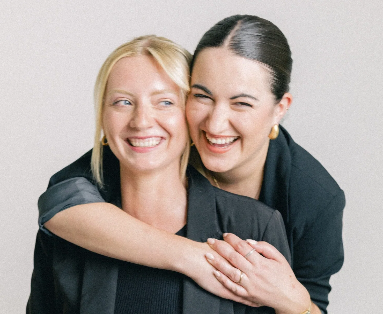 Lea Tamara Lutz und Fabienne Jürriens